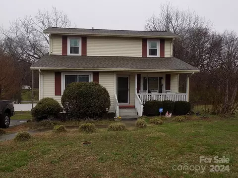 806 W Carolina Ave, Bessemer City, NC 28016