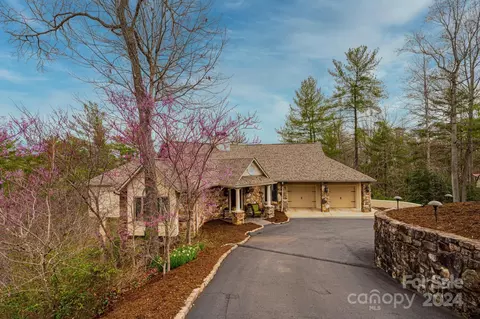 1330 10th Street Nw Cir NW, Hickory, NC 28601