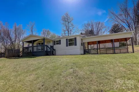 109 Paradise Court Ln, Candler, NC 28715