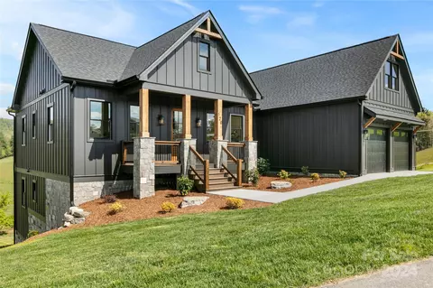 120 Golden Pasture Dr, Fletcher, NC 28732