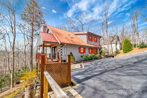 309 Roxanna St, Boone, NC 28607