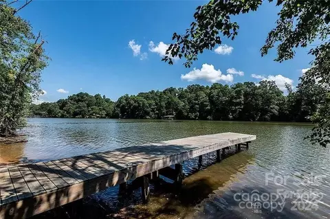 0 Lake Acres Dr, Hickory, NC 28601