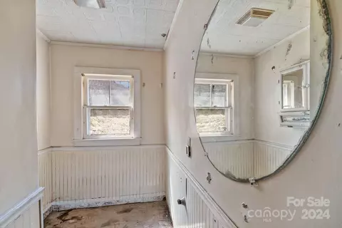 Entry Way - 43 Conley St, Canton, NC 28716 photo 3 of 3