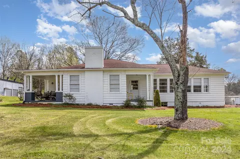 1913 Shelton Ave, Statesville, NC 28677