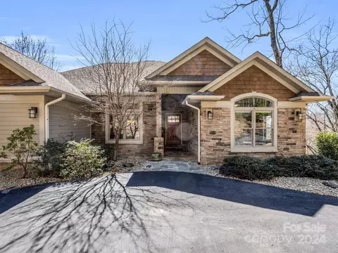343 Lost Cabin Dr, Mills River, NC 28759