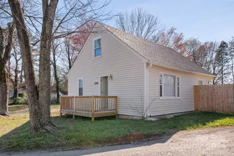 2306 Huff St, Winston Salem, NC 27107