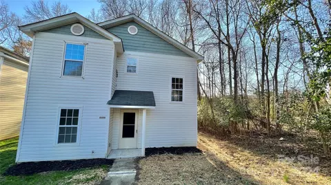 8806 Sharonbrook Dr, Charlotte, NC 28210