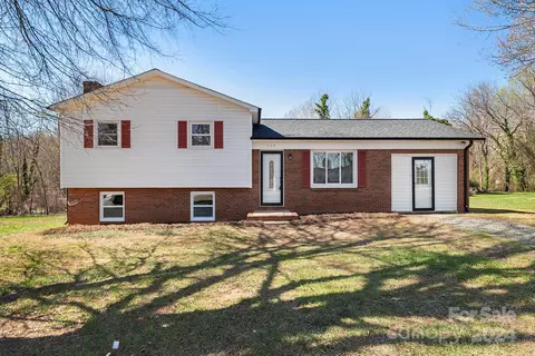 124 Kilborne Dr, Newton, NC 28658