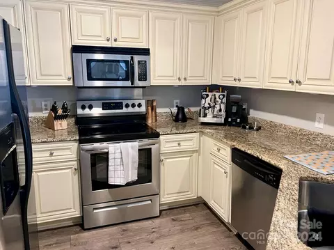 1333 Torrence Cir, Davidson, NC 28036 photo 9