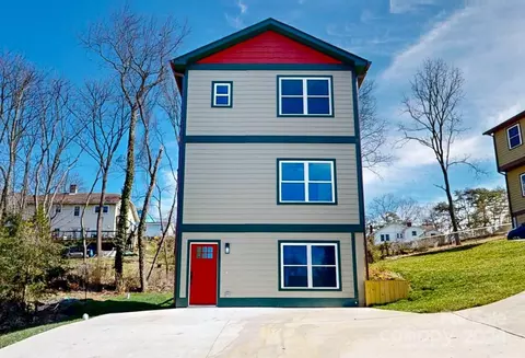 210 Garden Ln, Asheville, NC 28804