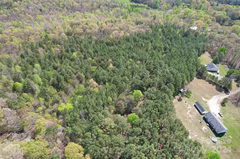 2470 Eagle Point Rd, Clover, SC 29710 photo 9
