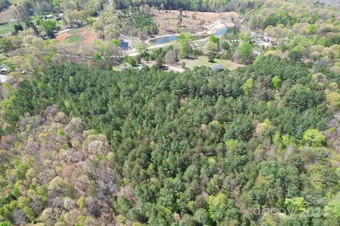2470 Eagle Point Rd, Clover, SC 29710 photo 8