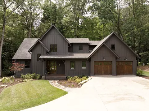 299 Mountain Brook Trl, Brevard, NC 28712