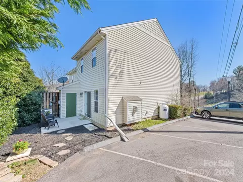 Exterior - 44 Vancott Ct, Clyde, NC 28721 photo 4 of 5