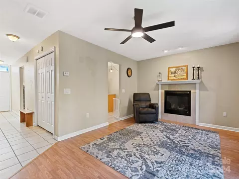 Living - 44 Vancott Ct, Clyde, NC 28721 photo 2 of 4