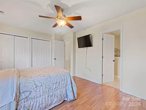 Bedroom - 44 Vancott Ct, Clyde, NC 28721 photo 2 of 3