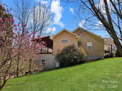 Exterior - 10 Natures Trl, Clyde, NC 28721 photo 2 of 13