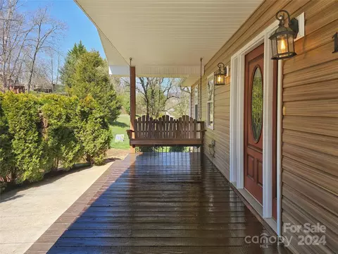 Exterior - 10 Natures Trl, Clyde, NC 28721 photo 4 of 13