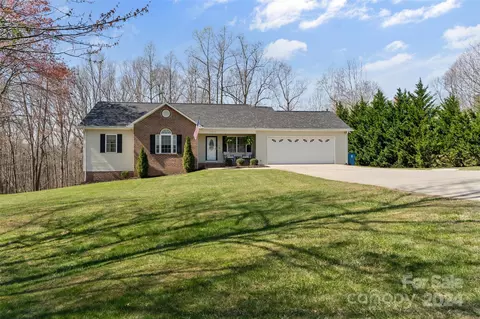 5937 Leil Rd, Hickory, NC 28602