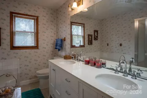 Bath - 2043 Cardinal Loop, Stanley, NC 28164 photo 2 of 4