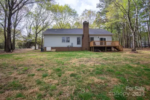 Exterior - 2043 Cardinal Loop, Stanley, NC 28164 photo 6 of 9