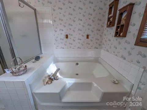 Bath - 2043 Cardinal Loop, Stanley, NC 28164 photo 4 of 4