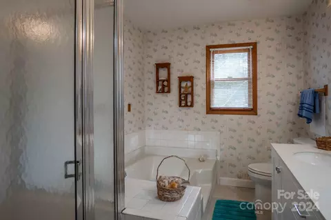Bath - 2043 Cardinal Loop, Stanley, NC 28164 photo 1 of 4