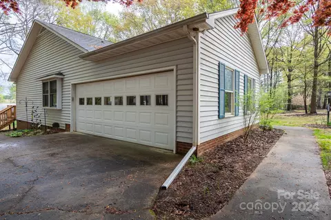 Exterior - 2043 Cardinal Loop, Stanley, NC 28164 photo 4 of 9