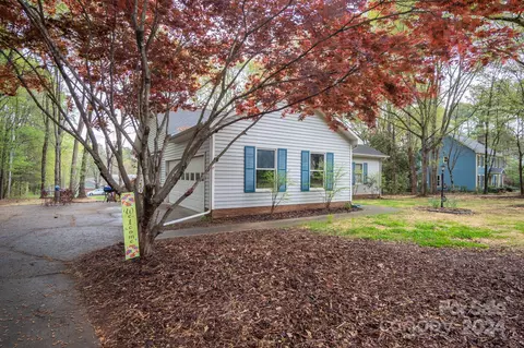 Exterior - 2043 Cardinal Loop, Stanley, NC 28164 photo 2 of 9
