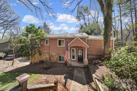1134 Molokai Dr, Tega Cay, SC 29708