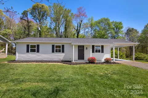 217 Foxwood Dr, Maiden, NC 28650
