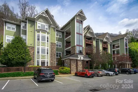 2000 Olde Eastwood Village 104 Blvd #104, Asheville, NC 28803