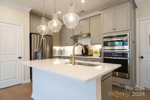 1262 D Brawley School Rd, Mooresville, NC 28117