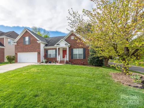 1000 Grayscroft Dr, Waxhaw, NC 28173