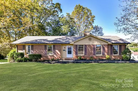 5003 Tewkesbury Rd, Charlotte, NC 28269