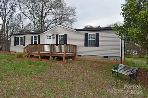1725 Power Line Rd, Lincolnton, NC 28092
