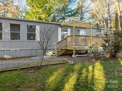 72 Drexel Rd, Hendersonville, NC 28739