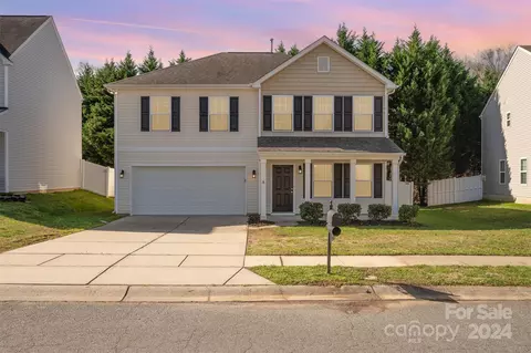 5815 Parkstone Dr, Matthews, NC 28104