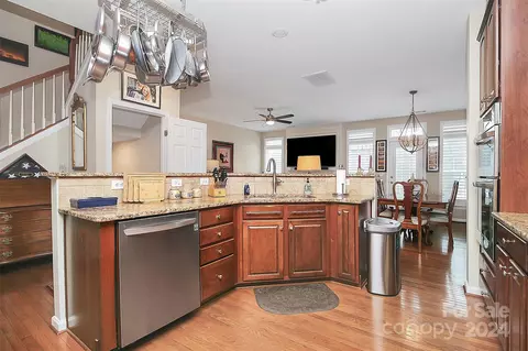 Kitchen - 20555 Harbor View Dr, Cornelius, NC 28031 photo 5 of 5