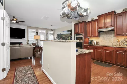 Kitchen - 20555 Harbor View Dr, Cornelius, NC 28031 photo 2 of 5