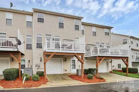 Exterior - 20555 Harbor View Dr, Cornelius, NC 28031 photo 7 of 10