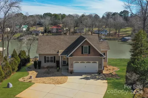 3160 Bass Dr, Sherrills Ford, NC 28673