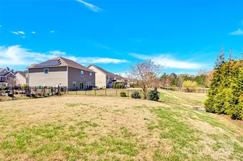 905 Landry Dr, Matthews, NC 28105 photo 3