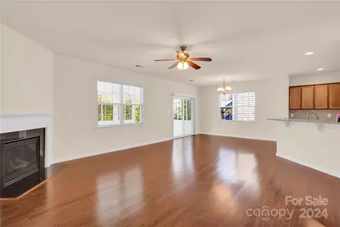 905 Landry Dr, Matthews, NC 28105 photo 11