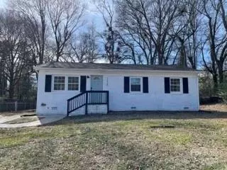 1215 Cardinal Dr, Gastonia, NC 28052
