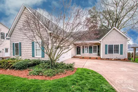 104 Chandeleur Dr, Mooresville, NC 28117