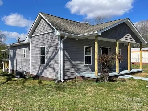 602 N Davis Ave, Newton, NC 28658