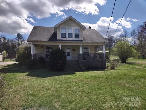1555 Fairway Acres Rd, Lenoir, NC 28645