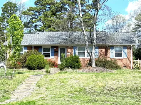 5511 Amity Pl, Charlotte, NC 28212