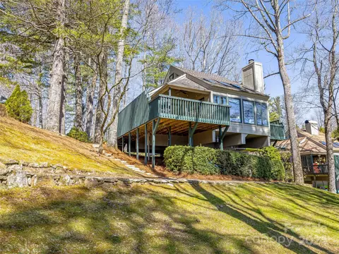 47 Toxaway Point Rd, Lake Toxaway, NC 28747